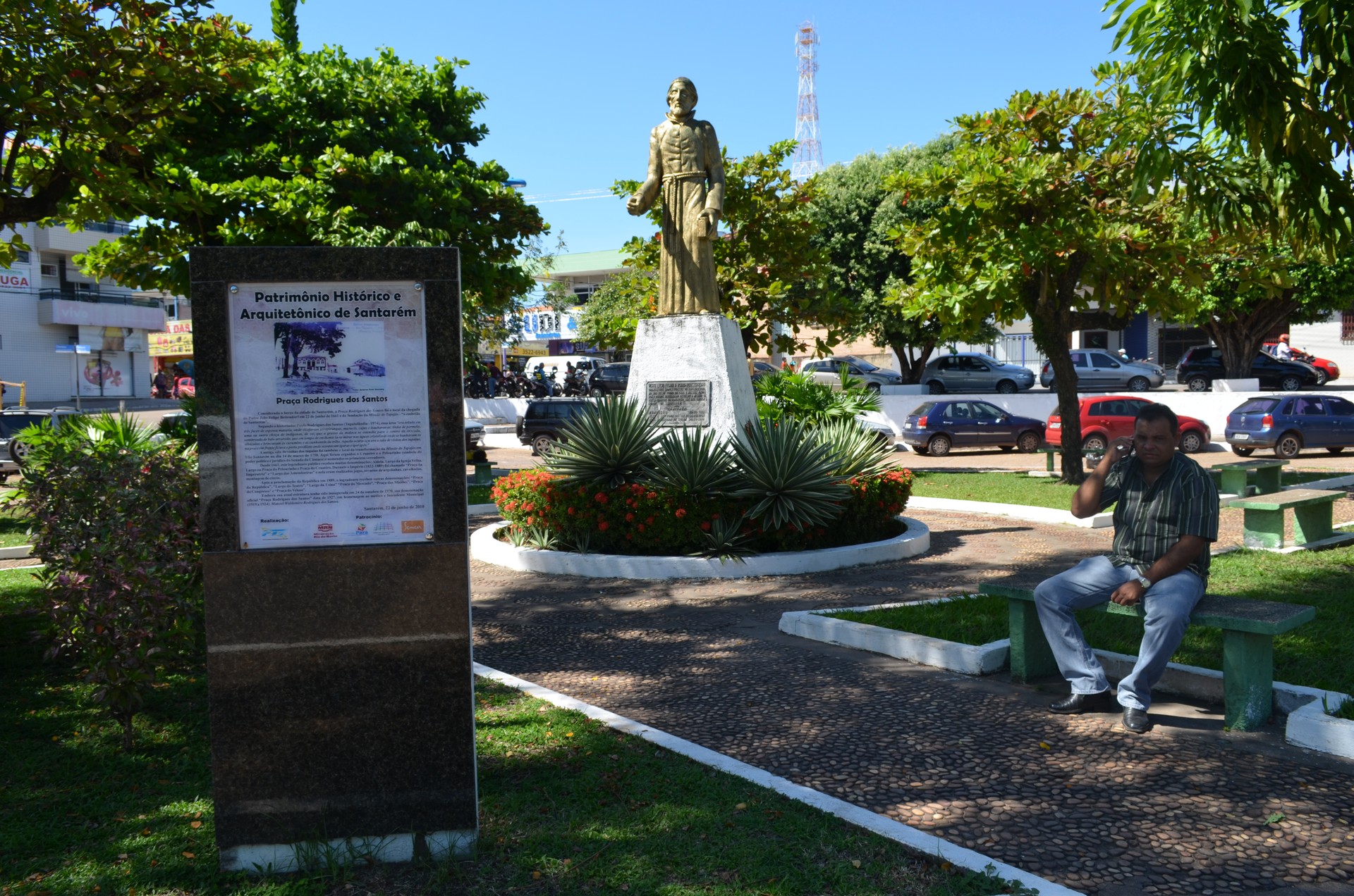 Projeto de revitalização da Praça Rodrigues dos Santos contempla paisagismo e área para eventos 