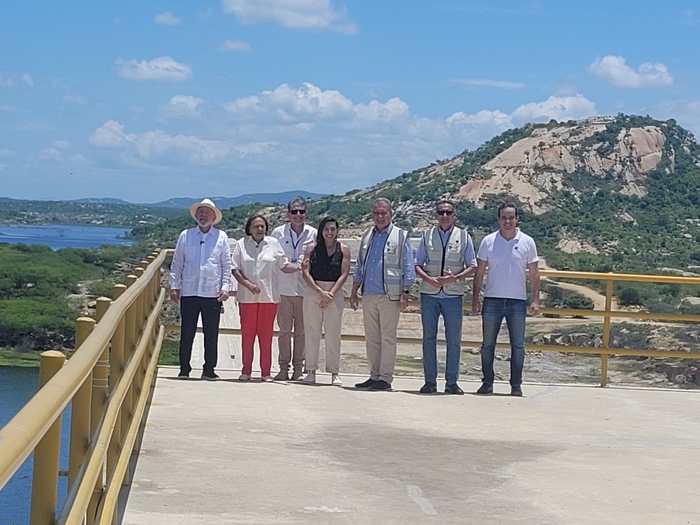 Presidente Lula durante visita à barragem de Oiticica no RN — Foto: Flávio Soares/Inter TV Costa Branca