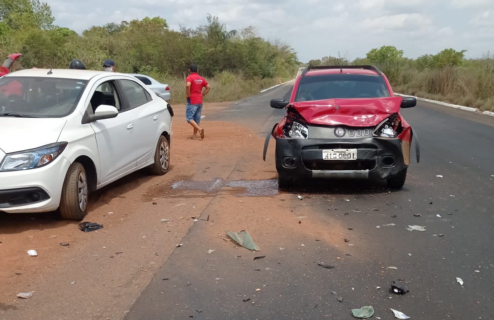 Irmão do humorista João Cláudio Moreno fica ferido após colisão entre carros em Piripiri — Foto: Portal Reporter 10