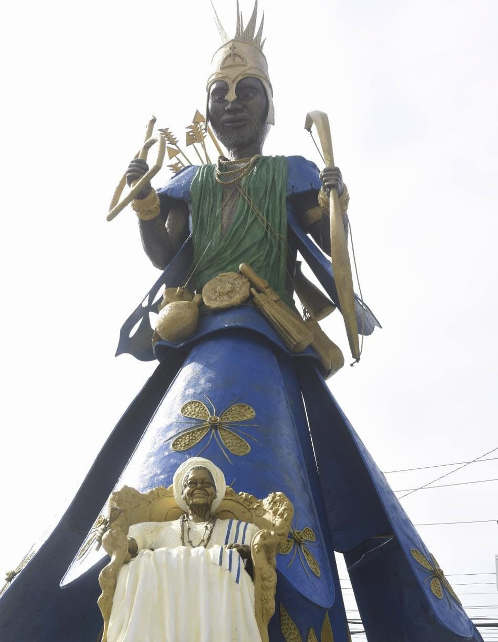 Nova estátua de Mãe Stella de Oxóssi, em Salvador — Foto: Valter Pontes/ Secom