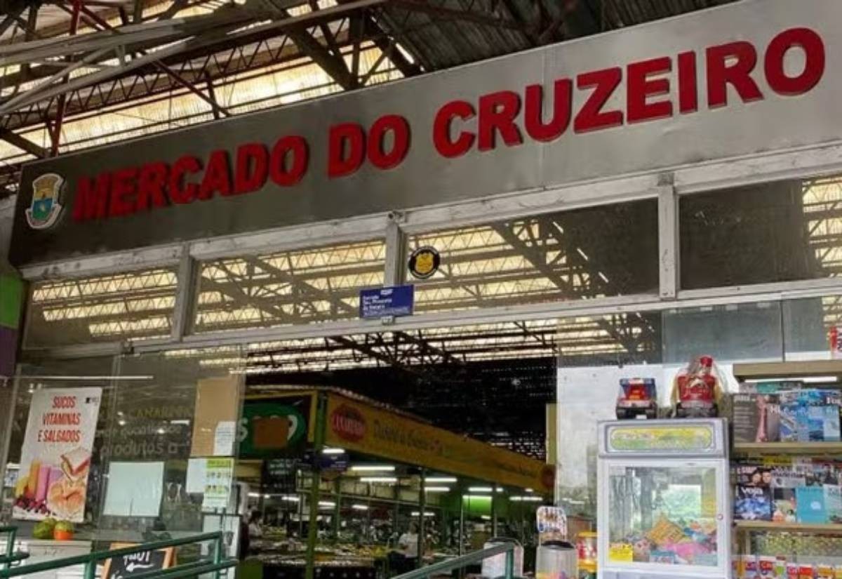 Homem morre em festa após beber droga despejada em copo durante revista