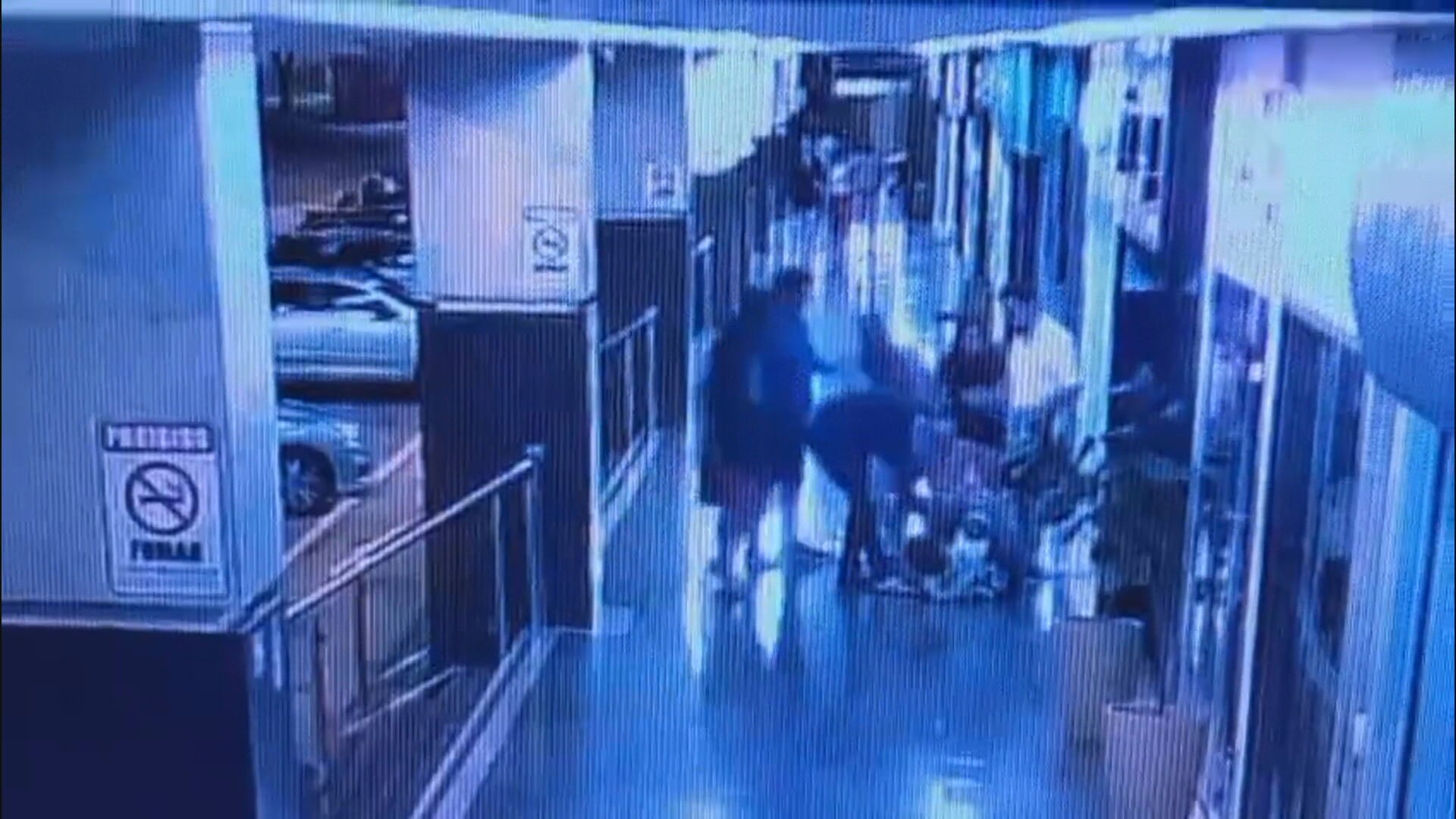 VÍDEO: flamenguista é agredido por torcedores do Palmeiras em Brasília