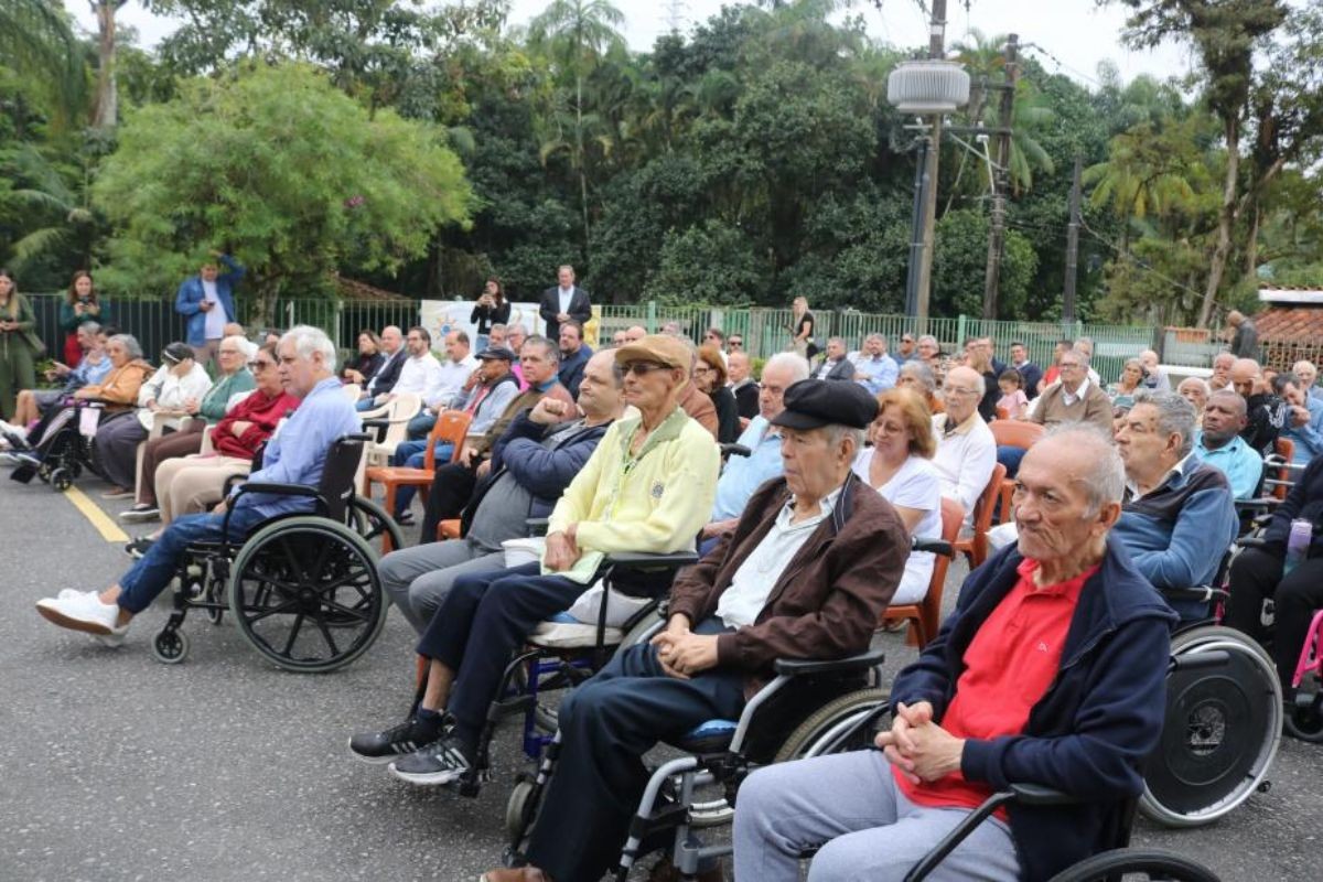 Prefeitura de Santos, SP, assina termo com a Casa do Sol para acolher idosos desospitalizados; entenda