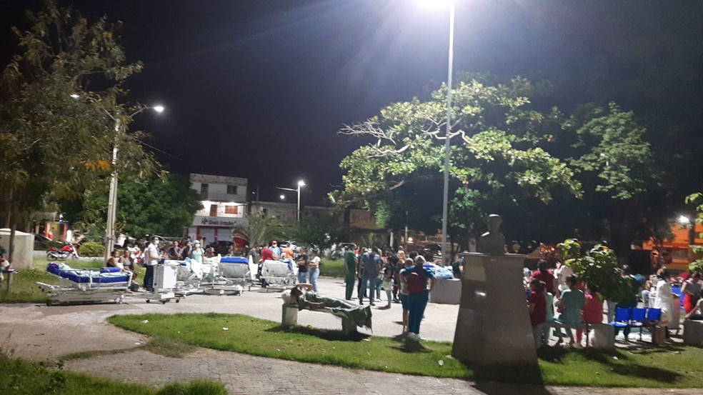 Pacientes são transferidos para outras cidades após incêndio no hospital de Picos — Foto: Reprodução