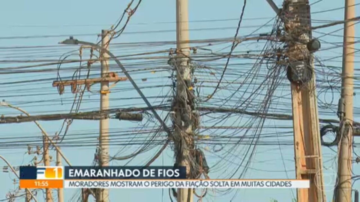 Governo lança programa para organizar emaranhado de fios nos postes das cidades brasileiras