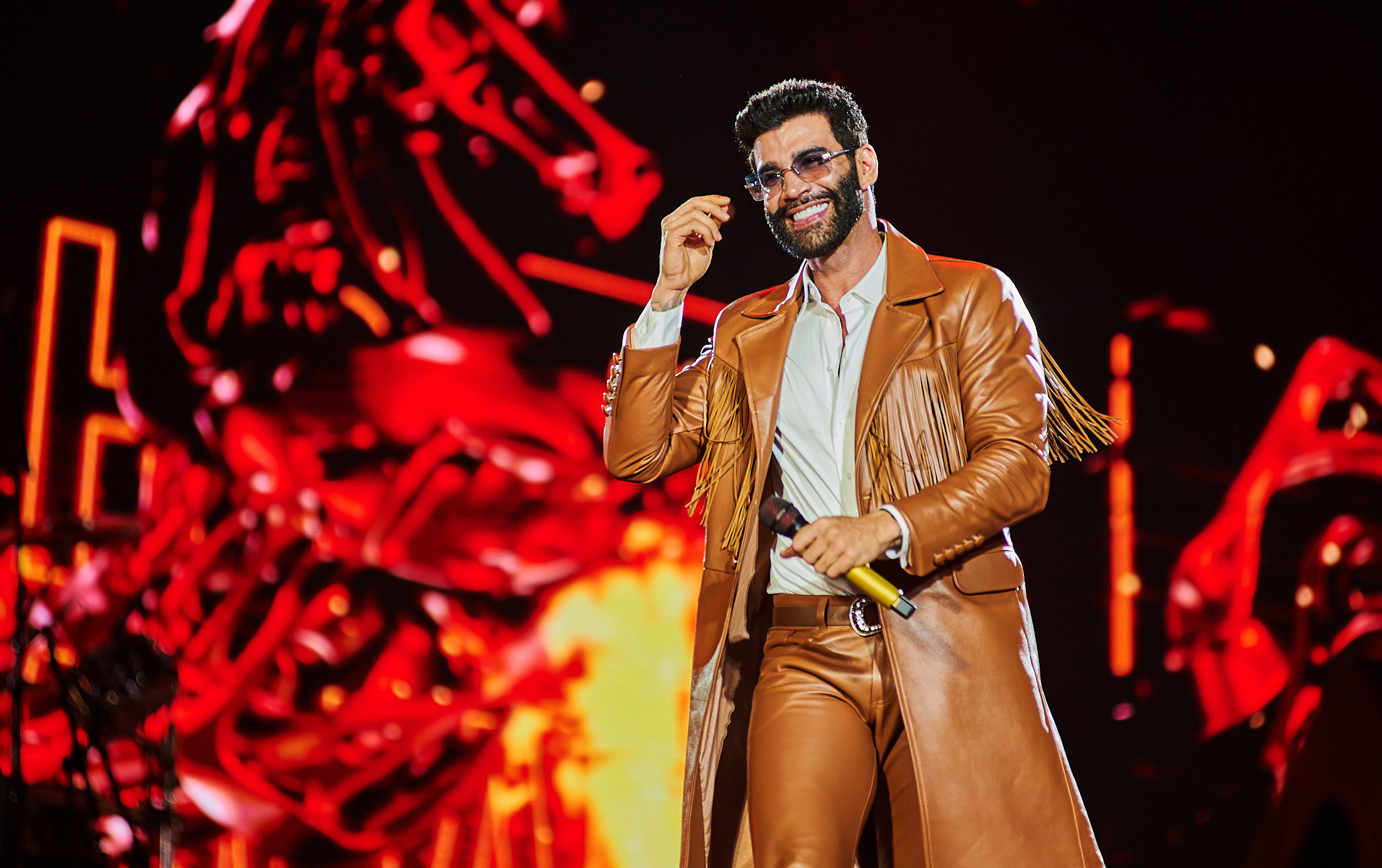 Embaixador Gusttavo Lima mantém tradição, amanhece na arena de Barretos lotada, chora e empilha hits