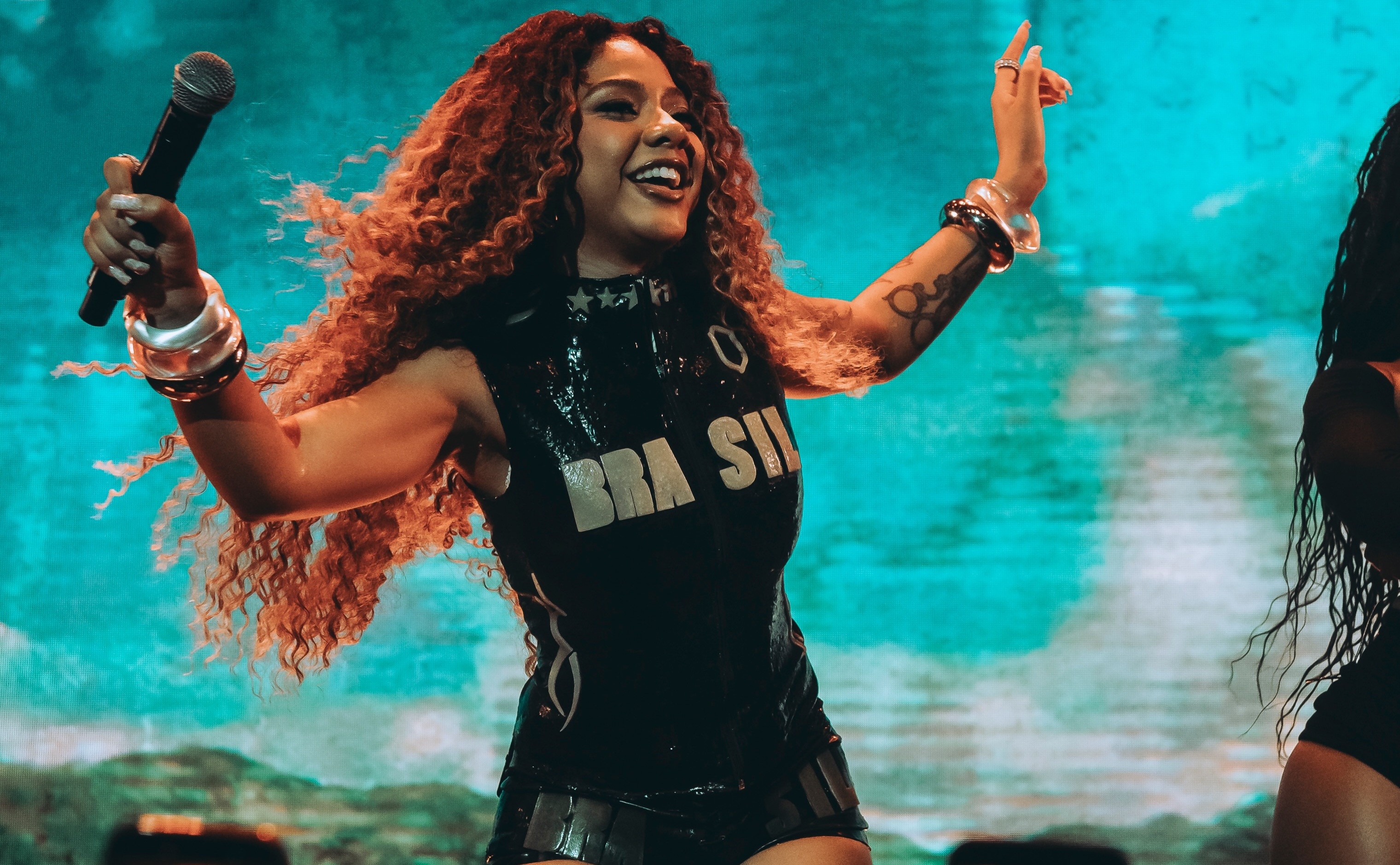 Rapper mogiana Ajulliacosta é indicada ao Grammy Latino com o álbum 'Novo Testamento'