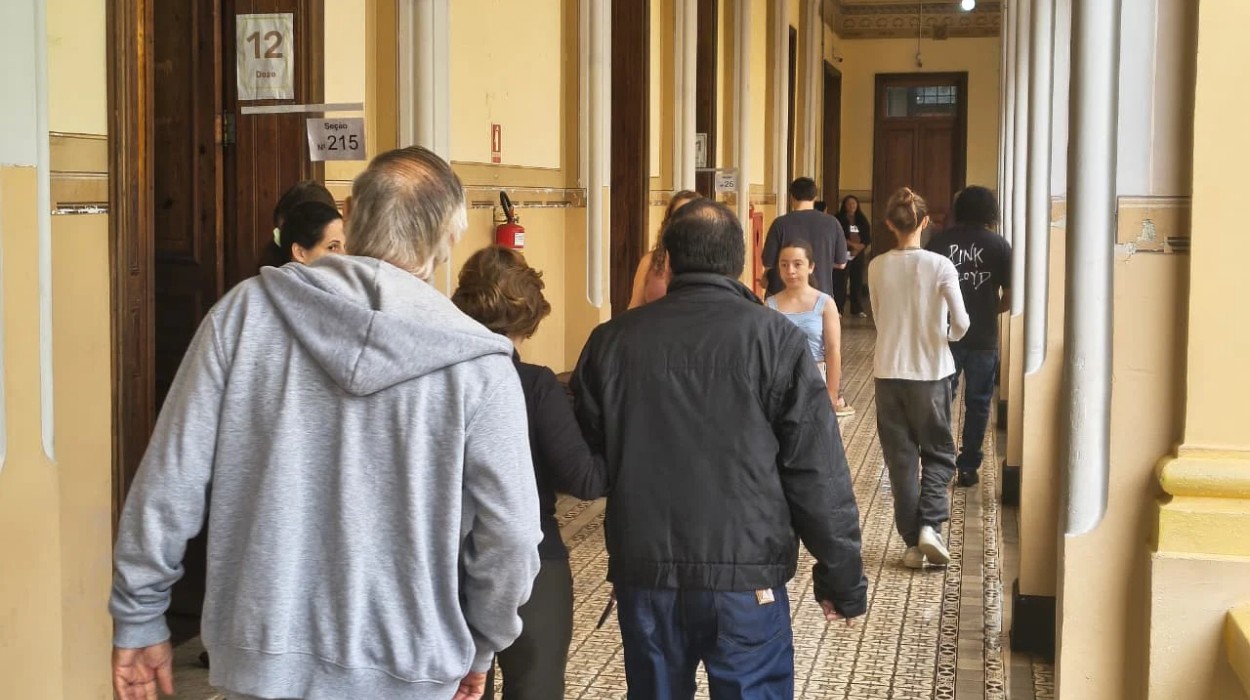 TSE alerta para informações falsas sobre eleitor que 'descobre que outra pessoa votou em seu lugar'