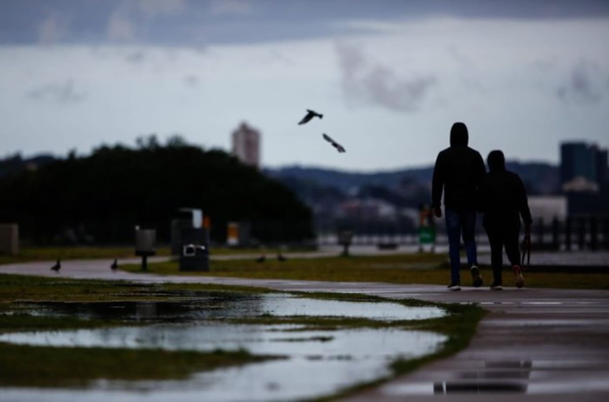 Após semana de tempestades que afetou quase 170 cidades, RS tem redução da chuva e volta do tempo firme; confira previsão