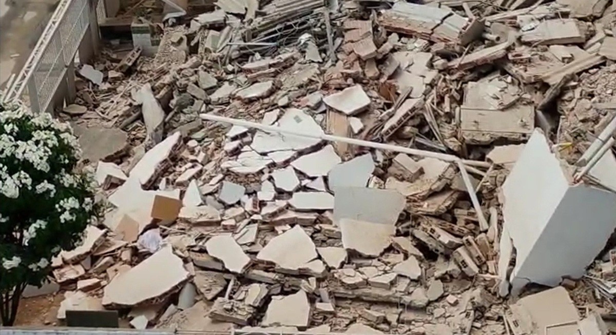 Prédio desaba no Grande Recife dois dias depois de ser interditado pela Defesa Civil; VÍDEO mostra escombros