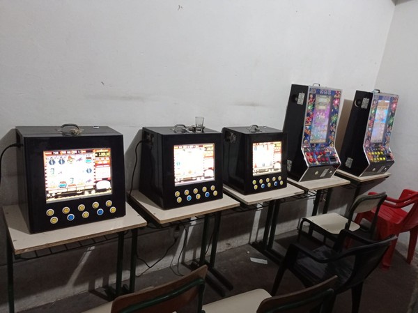 Operação de combate a jogos de azar apreende mais de 80 máquinas  caça-níqueis no centro-oeste paulista, Bauru e Marília
