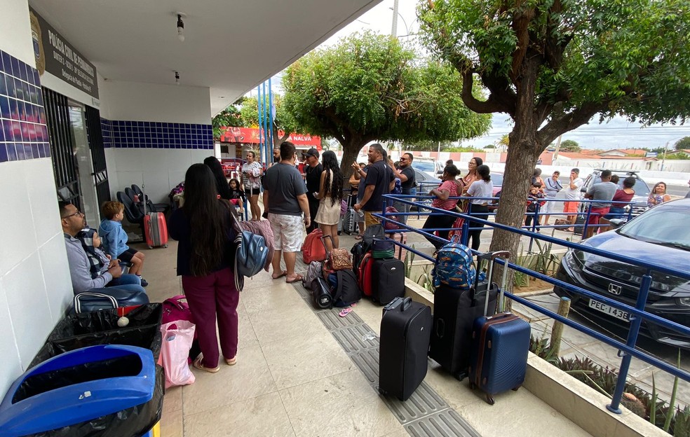 Mais de 50 pessoas prestaram Boletim de Ocorrência neste sábado (7), vítimas de fraude e estelionato — Foto: Reprodução/Redes sociais