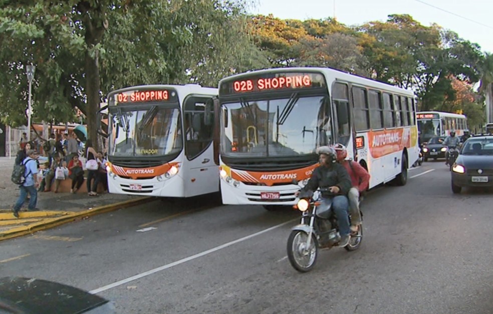 Com ônibus 'repaginados', nova empresa de transporte público tem 1º dia  útil de operação em Varginha, Sul de Minas