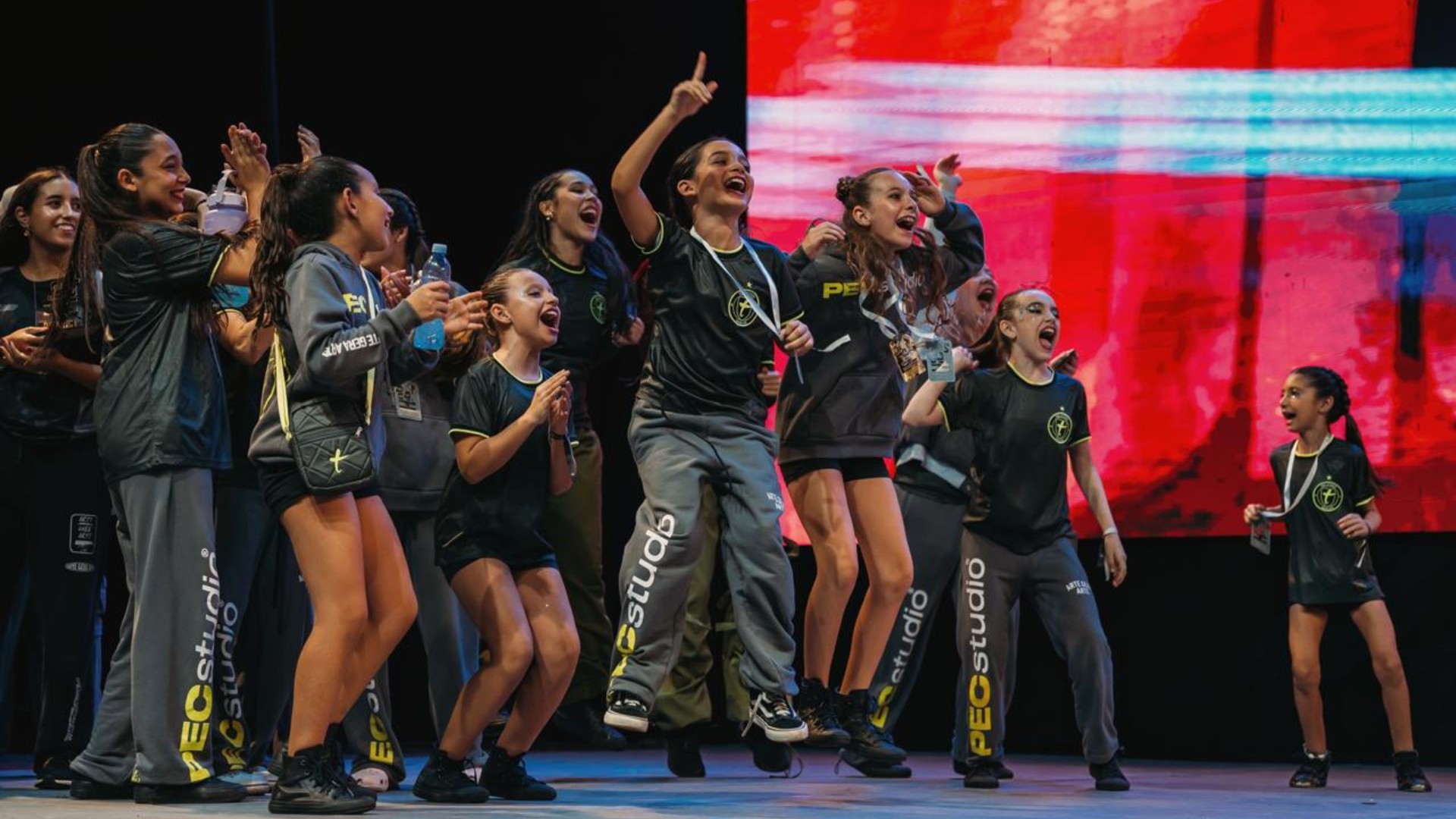 Escola de dança de Sorocaba é vice-campeã em um dos maiores festivais da América Latina