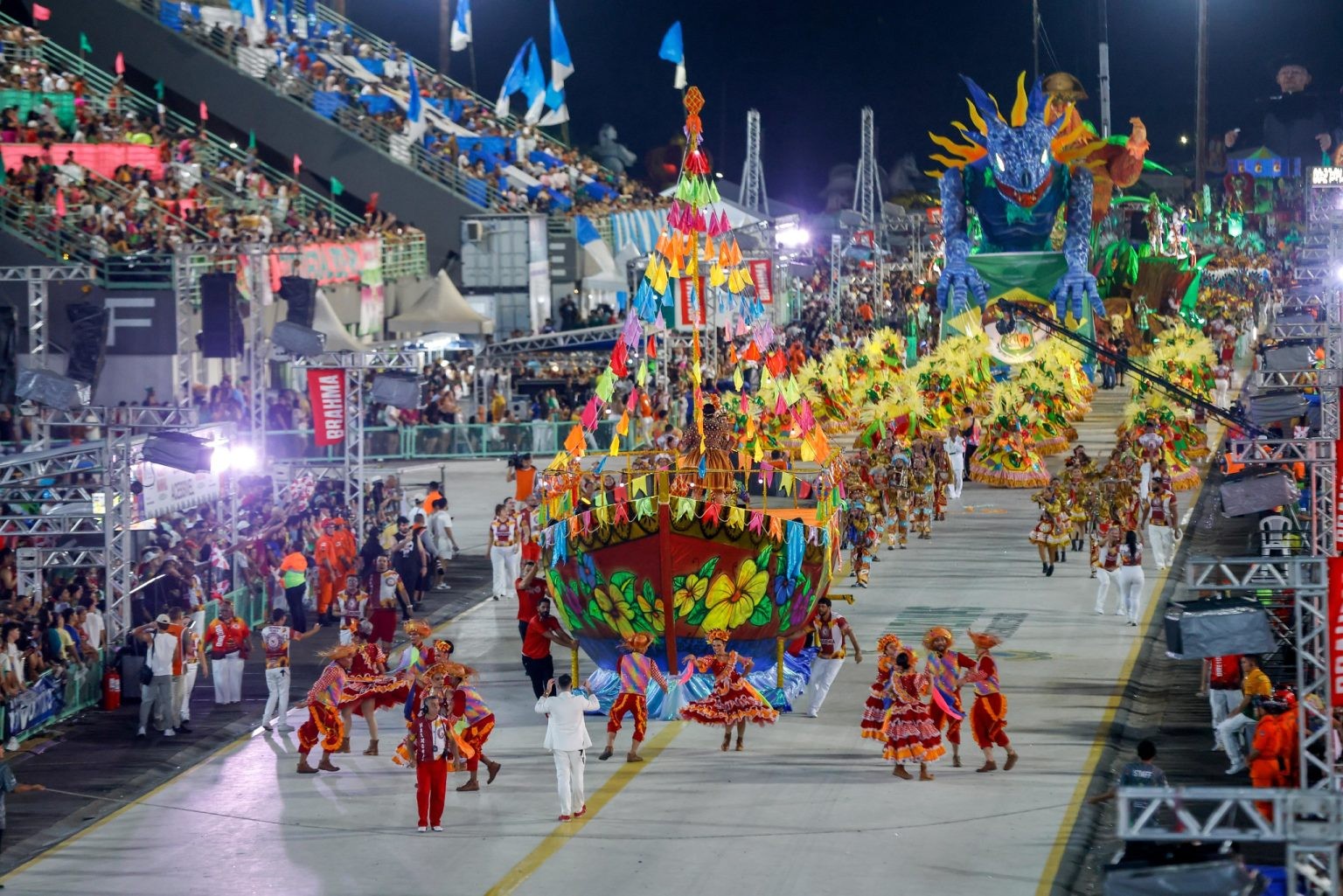 A Grande Família é a campeã do Carnaval de Manaus de 2026      