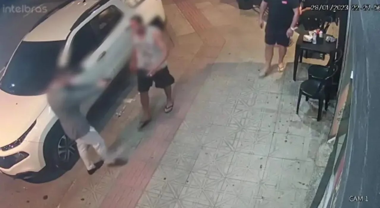 Empresário de salões de beleza de luxo é condenado a 25 anos de prisão por morte de homem a tiros em SC