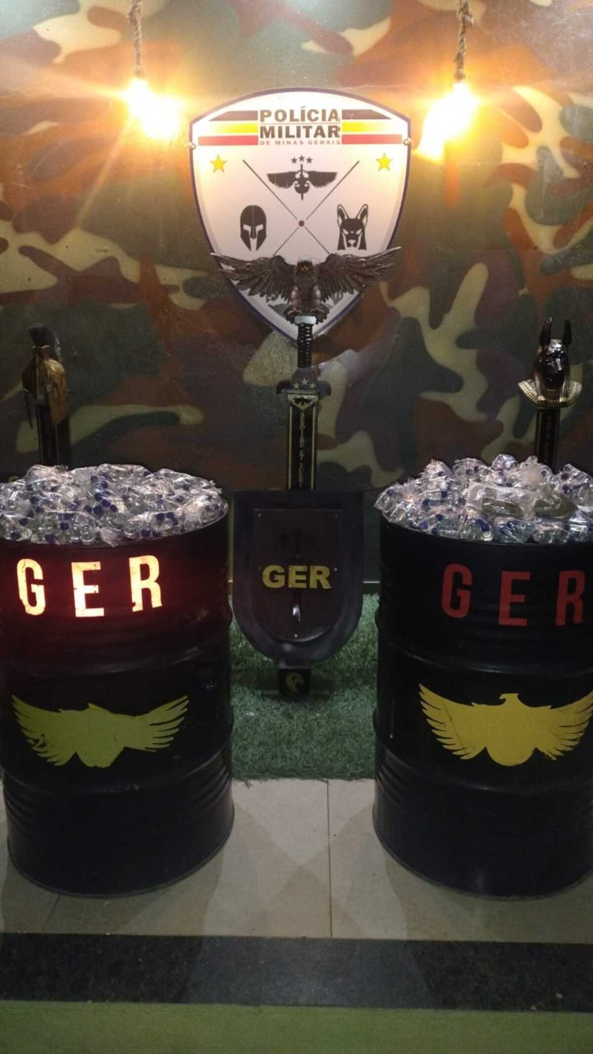 Jovem é preso com mais de 800 frascos de lança-perfume em Montes Claros e diz que venderia droga no réveillon 