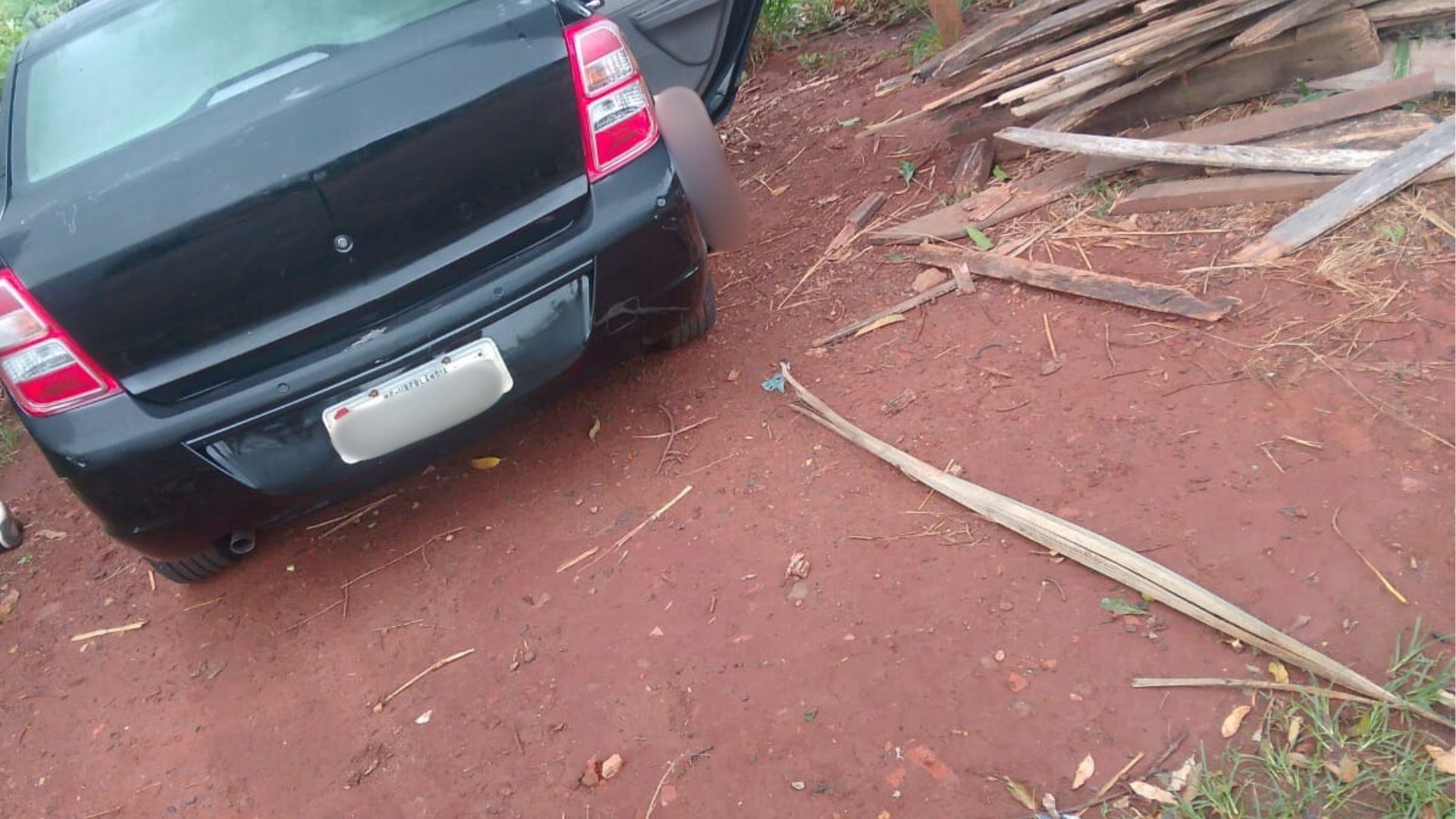 Jovem é encontrado morto dentro de carro no Bairro Daniel Fonseca, em Uberlândia