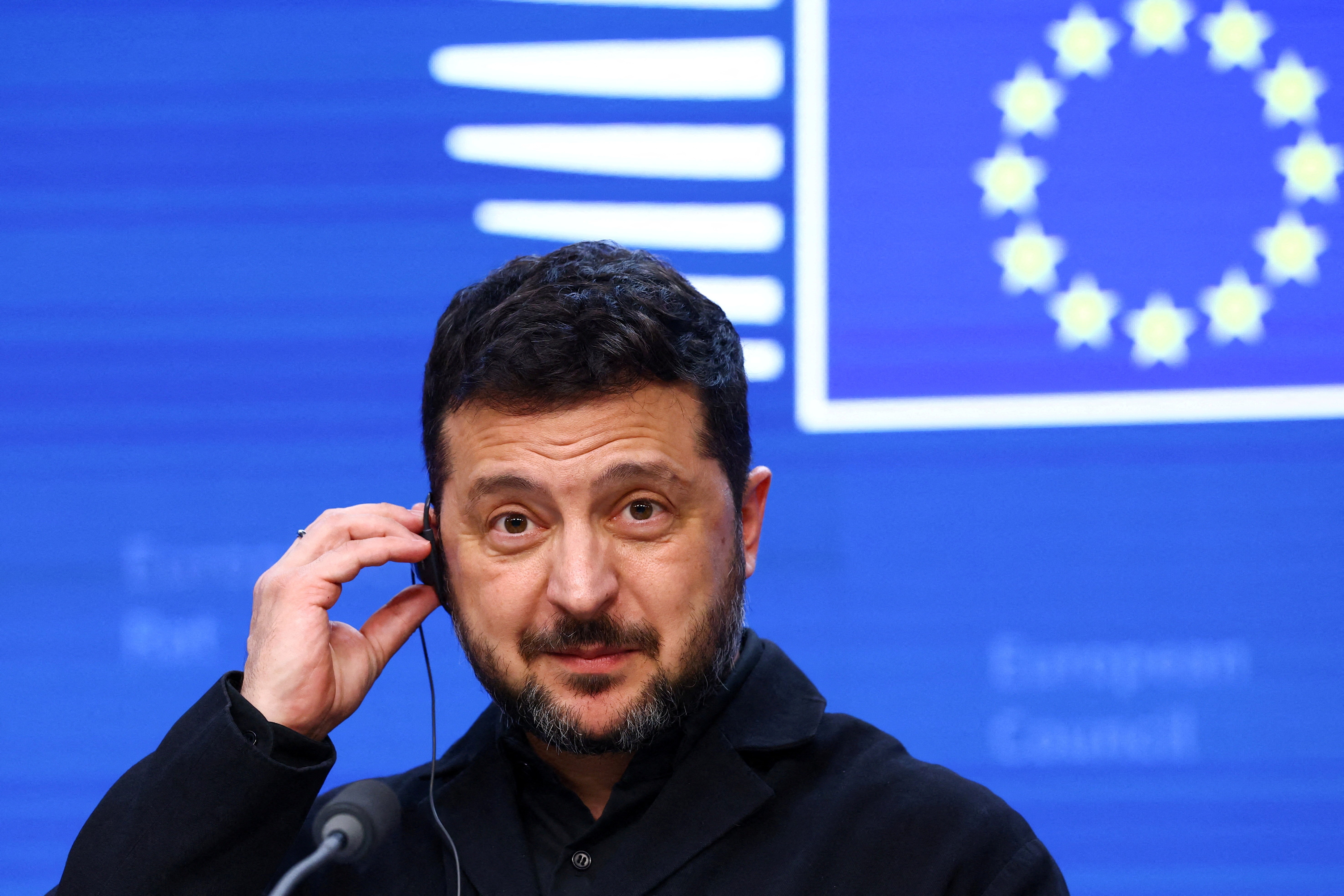 Zelensky diz que decisão de Trump de suspender sanções à Rússia 'ajuda apenas os russos'