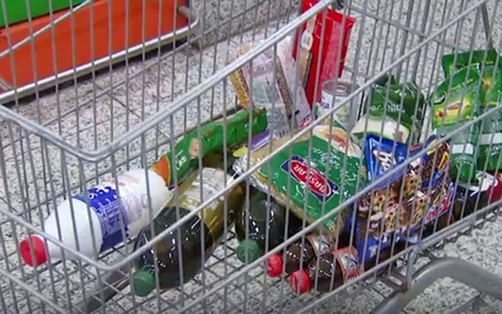 Supermercado é multado em mais de R$ 400 mil por diferença de preços registrados nas prateleiras e leitores ópticos em MG