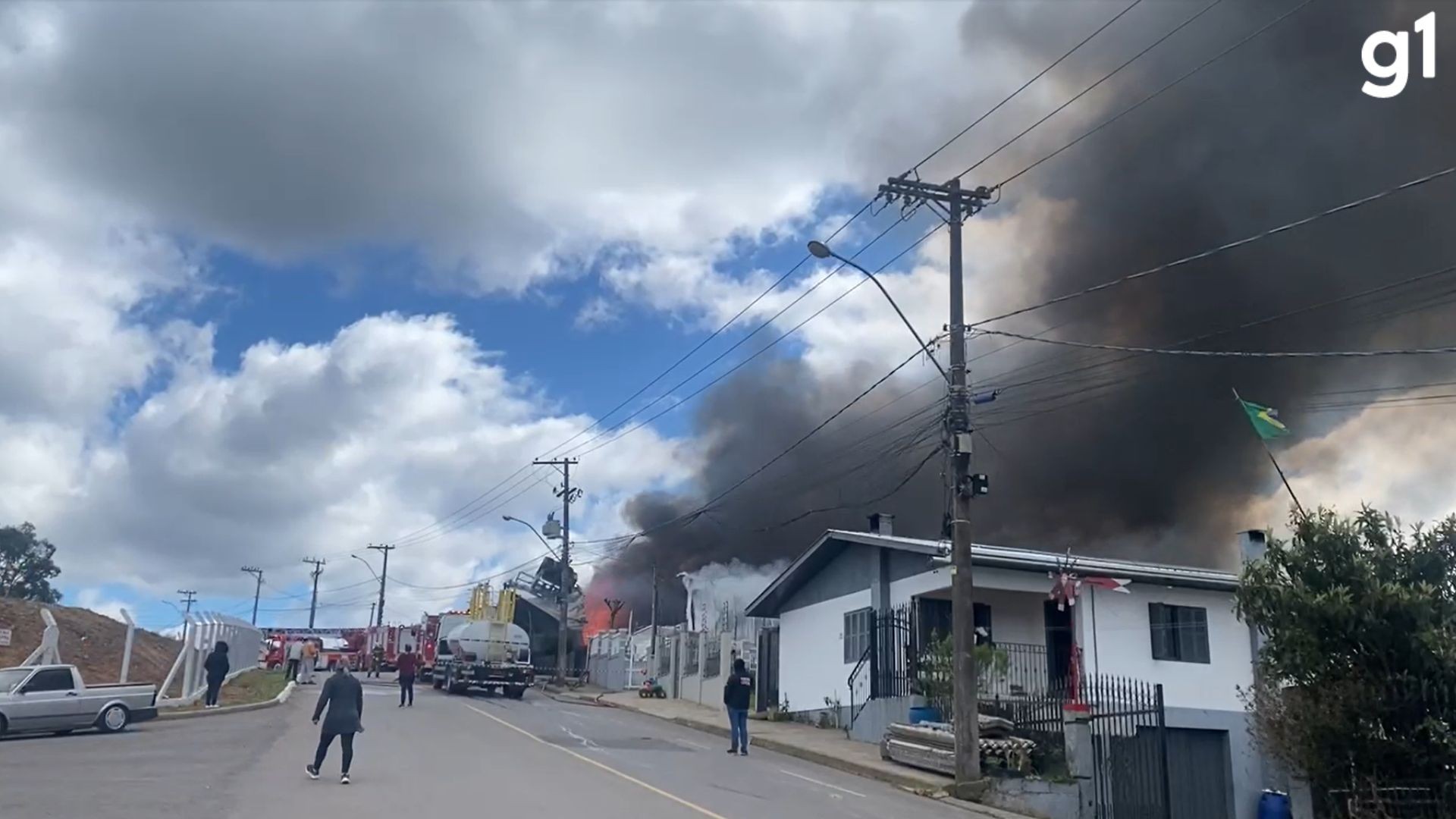 Incêndio atinge fábrica de chocolates em Flores da Cunha; veja VÍDEO