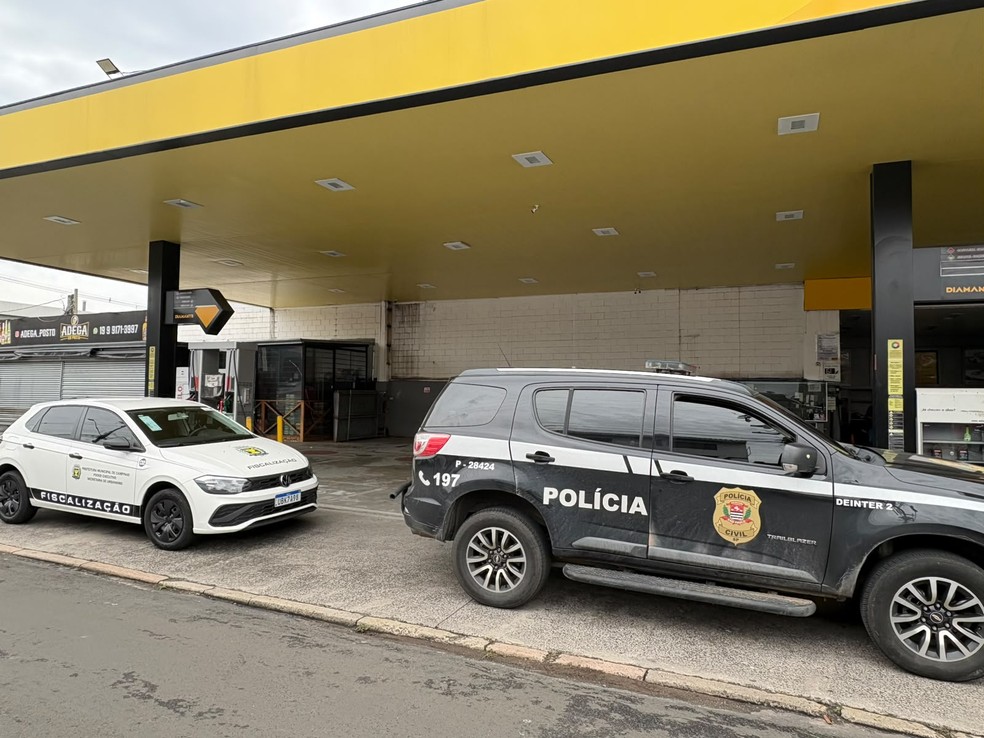 Fraude em bombas foi constatada em posto no Jardim Campos Elíseos, em Campinas (SP) — Foto: DIG de Campinas