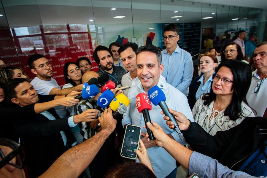 Governo de Alagoas reforça compromisso com a educação pública ao firmar pacto 