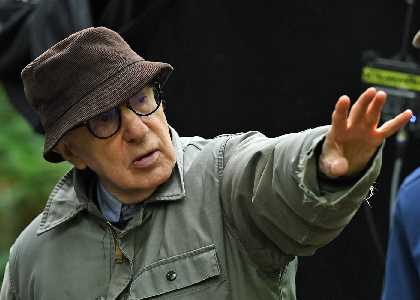 Woody Allen cogita aposentadoria, explica por que negou filmar no Rio e diz que quase nada o faz rir