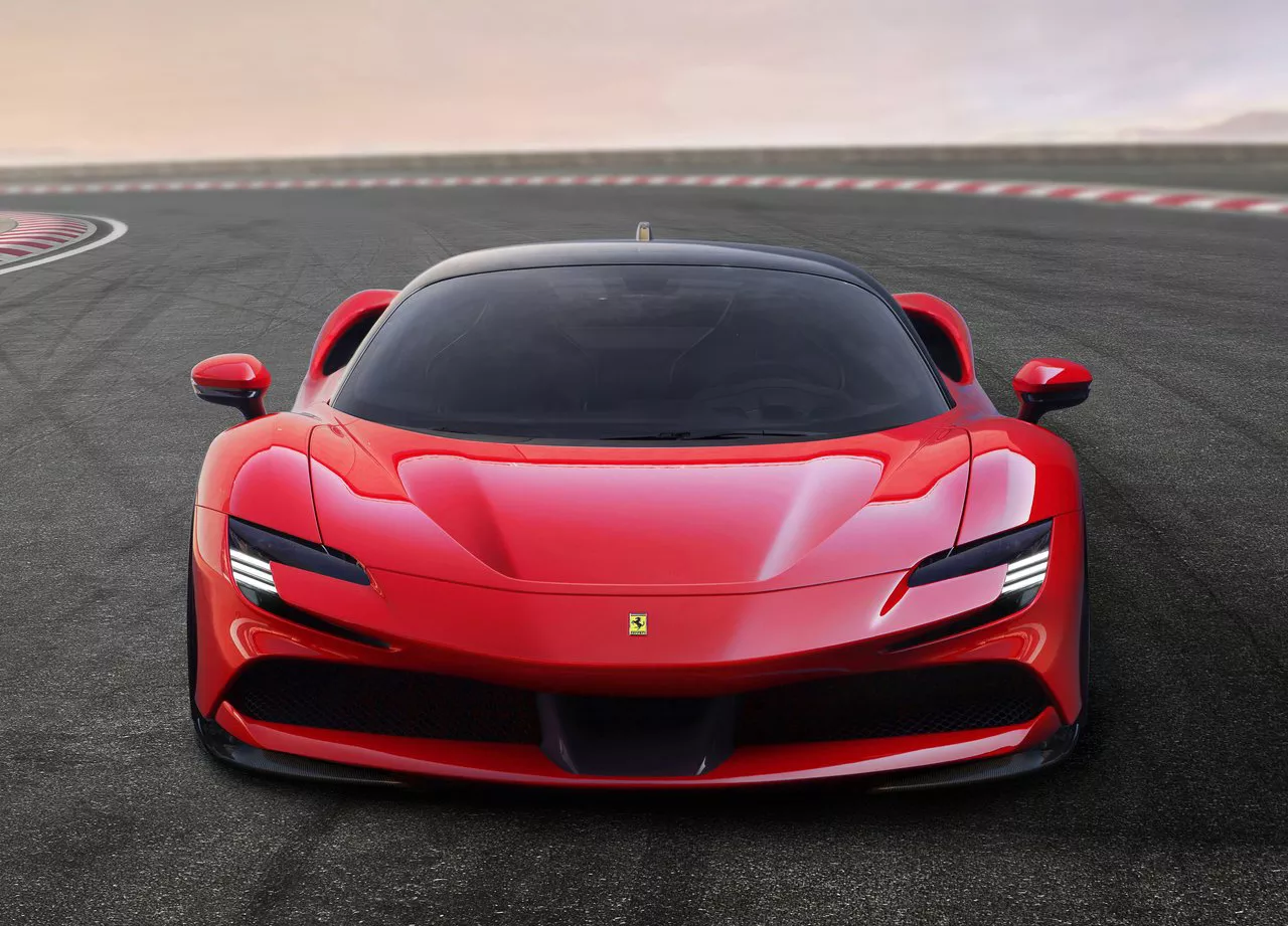 Ferrari de R$ 4 milhões é trocada por relógio falso e cheques sem fundo, denuncia empresário vítima de golpe
