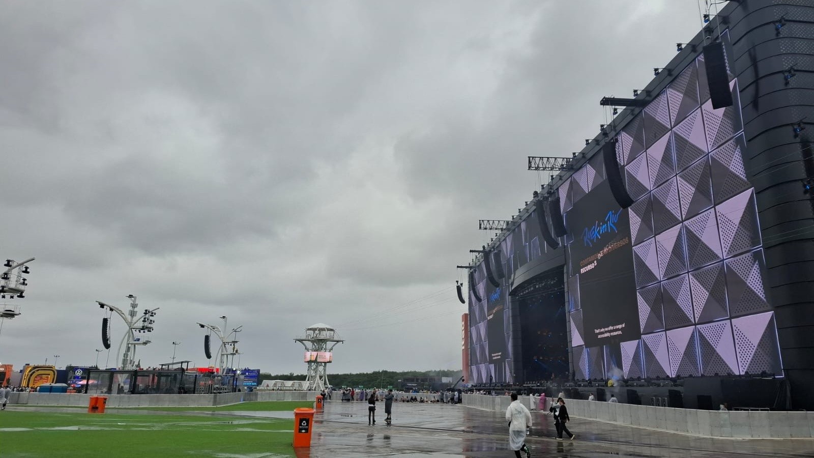 Chuva forte suspende agendamento de brinquedos no Rock in Rio