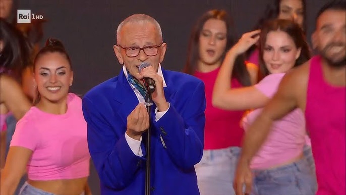 È morto all’età di 71 anni il cantante italiano Pino D’Angio, cantautore degli anni ’80 |  musica