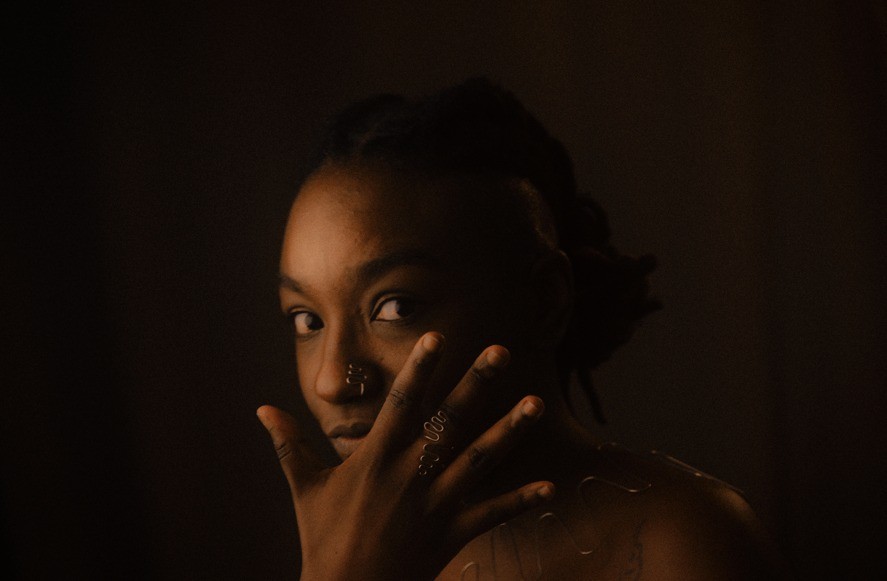 Daiana Damião lança música 'Amanheceu'