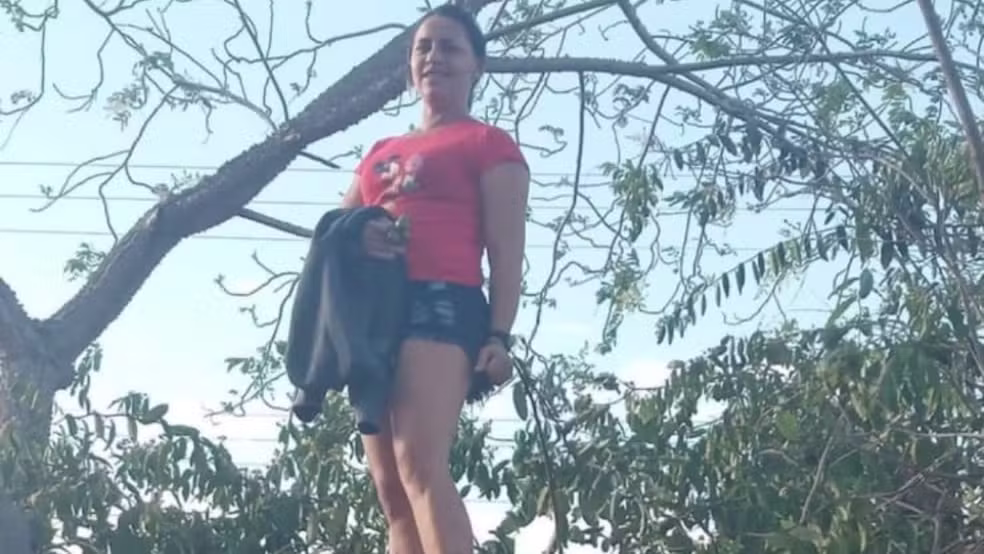 Francisca Tarcilia Pontes Martins, de 38 anos, morreu após ser esfaqueada por um homem em uma praça da cidade de Itapiúna. — Foto: Arquivo pessoal