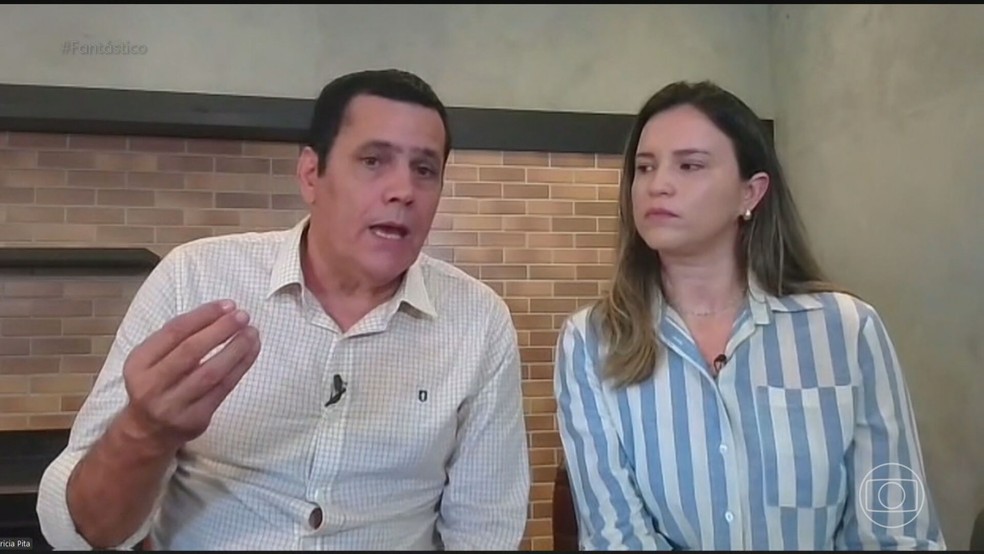 Casal deixava o STF quando os artefatos foram lançados em direção ao prédio. — Foto: TV Globo/Reprodução