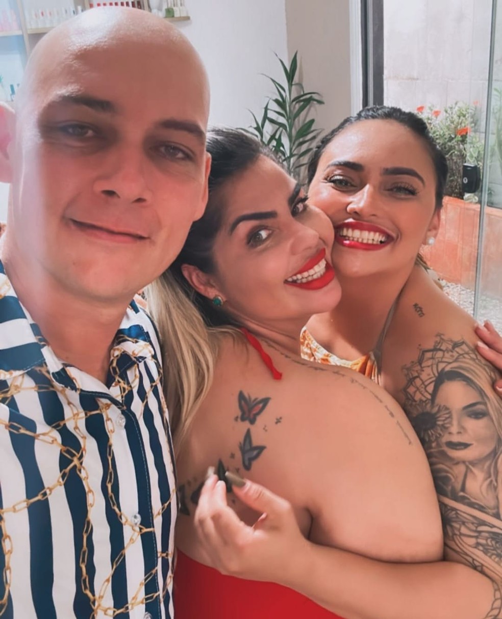 Erisson Nery, a PM Alda Radine e a administradora Darlene Oliveira formam um trisal — Foto: Reprodução