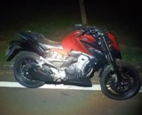 Jovem sem habilitação e passageira de motocicleta morrem após queda em rotatória de Piracicaba