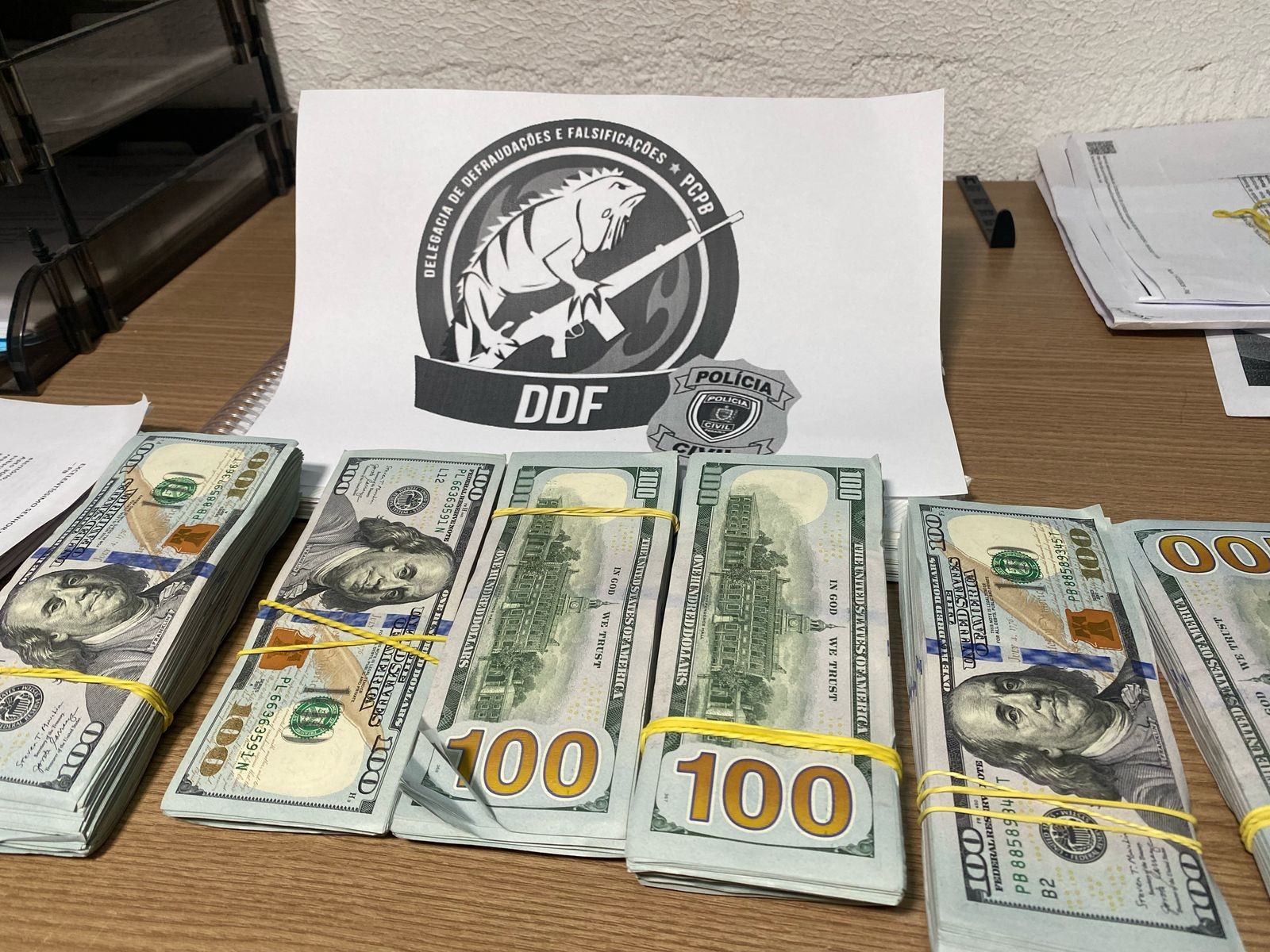 Homens são presos suspeitos de aplicar golpe de mais de R$ 500 mil em venda de terreno