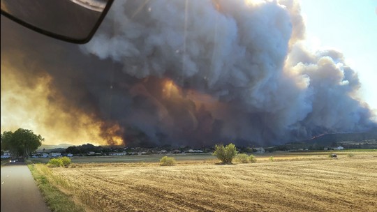 Incêndio florestal na França deixa 1 morto e 9 feridos; fogo atinge área equivalente ao tamanho de Paris