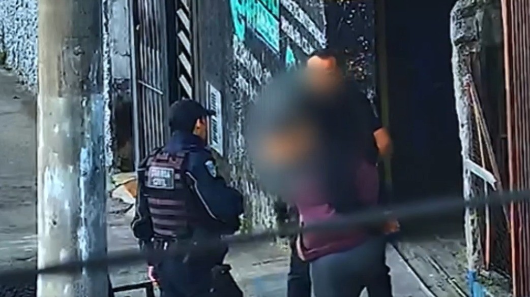 VÍDEO mostra prisão de doméstica e homem suspeitos de latrocínio
de mecânico em São José