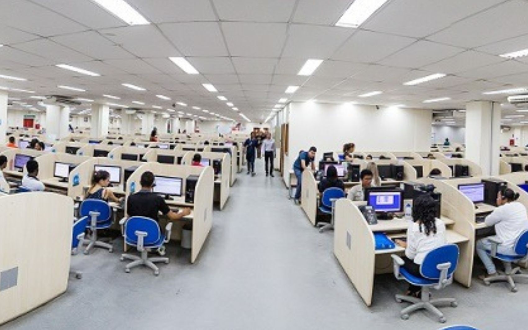 Empresa de telemarketing abre 500 vagas de emprego em Salvador