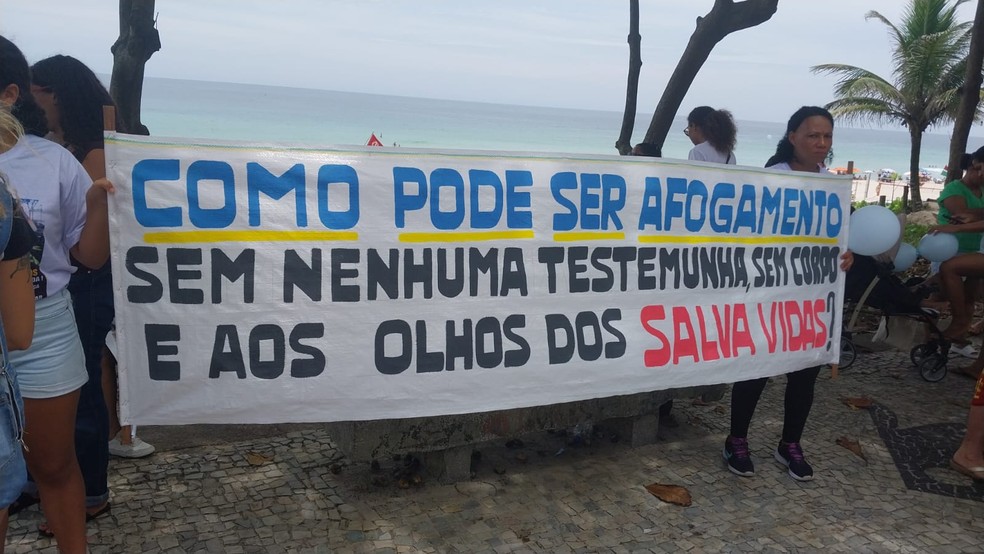 Família de menino sumido na Barra faz ato — Foto: Arquivo pessoal