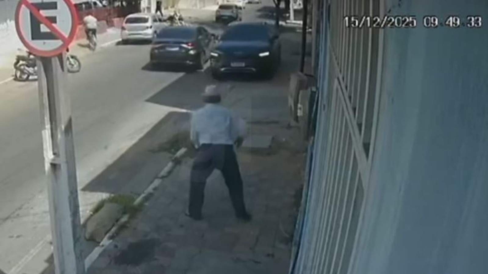 Empresário dirige na contramão para fugir de assalto e quase atropela idoso no Ceará; vídeo