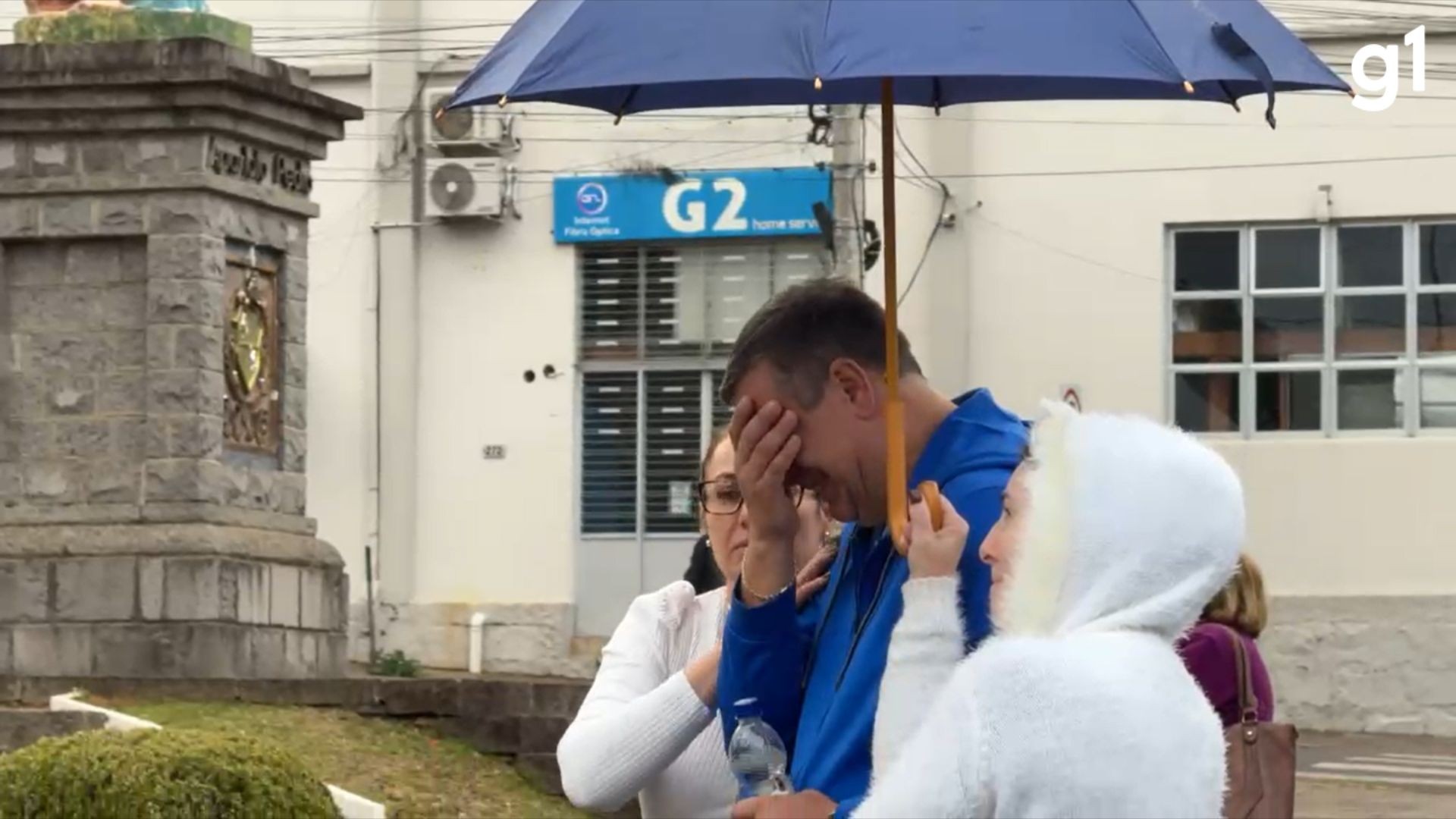 'Virou cinza': Frei chora após incêndio que destruiu igreja centenária de Flores da Cunha; veja VÍDEO