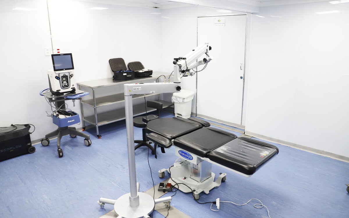 Carreta oferece consultas oftalmológicas e cirurgias de catarata gratuitas em Alagoinhas