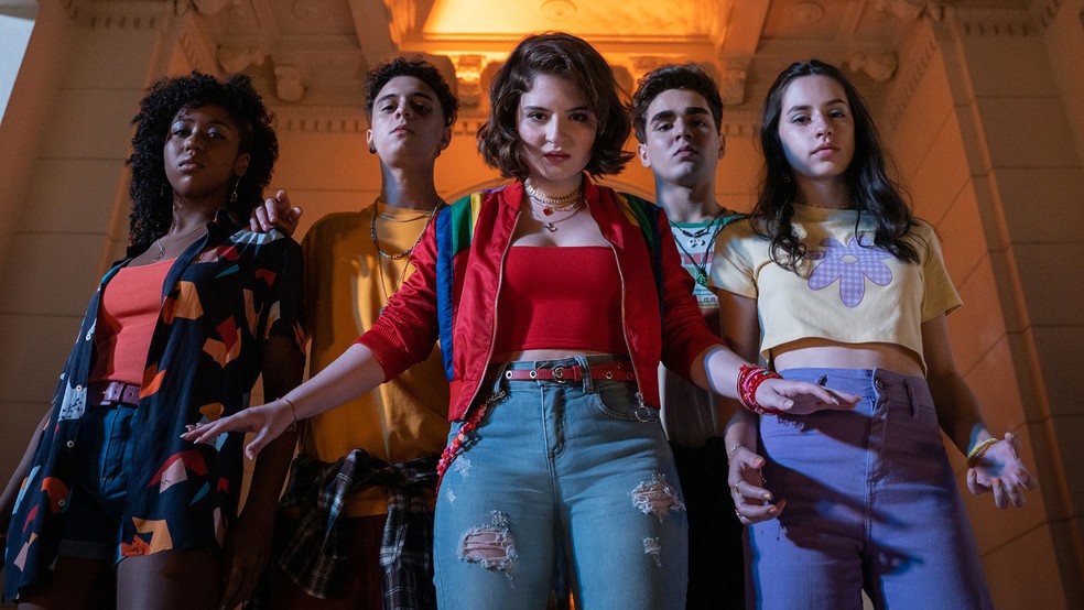 Carol Roberto, Theo Salomão, Sophia Valverde, Xande Valois e Bianca Paiva numa cena de 'Turma da Mônica: Reflexos do medo' — Foto: Laura Campanella/Divulgação