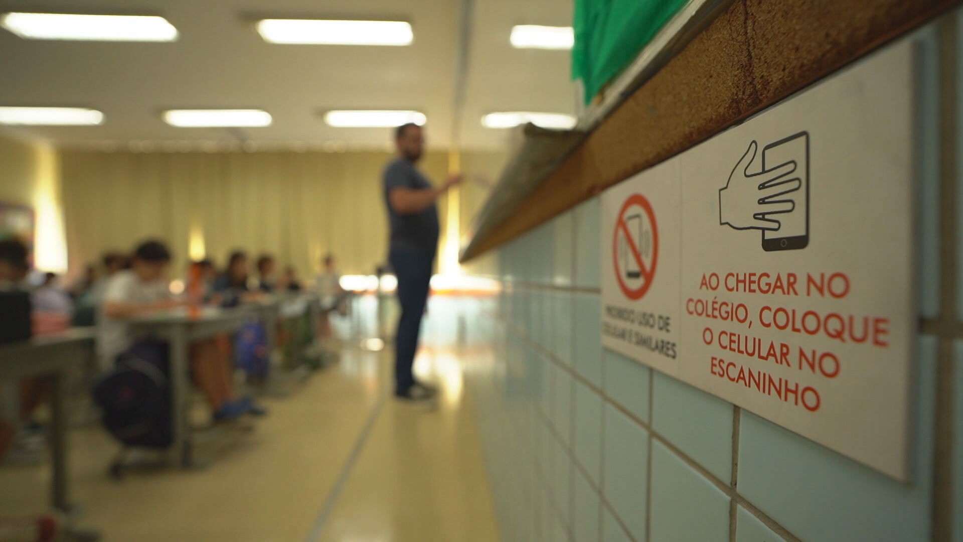 Escola sem celular: 85% dos professores apontam melhora em desempenho de alunos, diz pesquisa da rede pública do DF