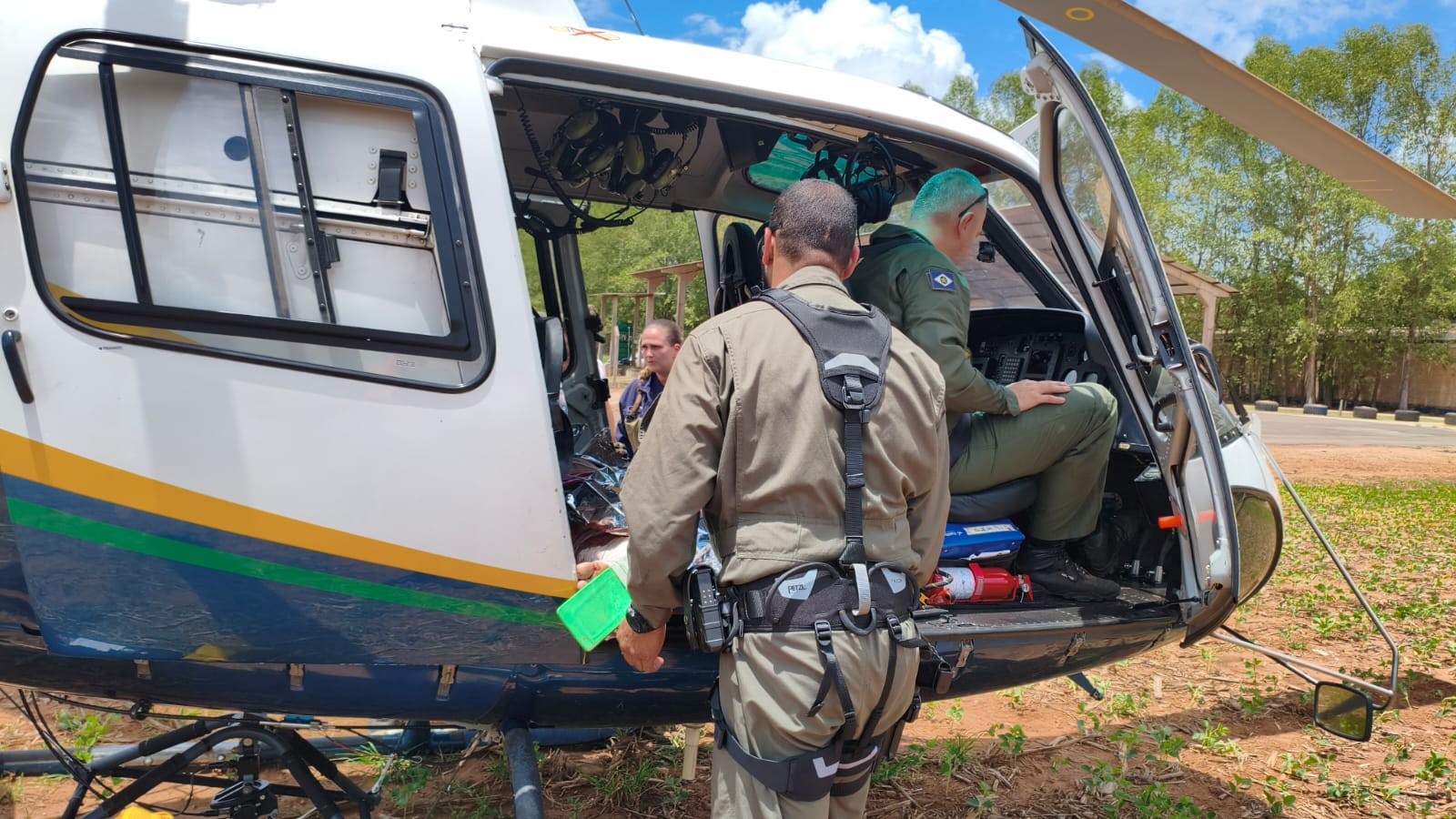 Trabalhador é internado em estado grave após ficar com perna presa em silo de grãos em MT 