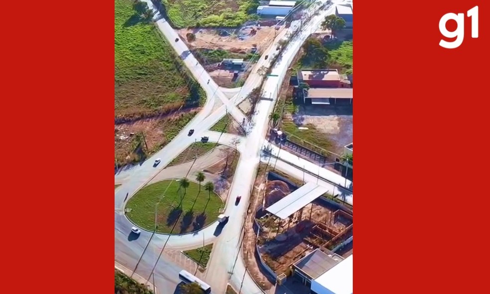 Rotatória onde ocorreu o acidente fica na entrada do Bairro Pedra 90, em Cuiabá — Foto: Divulgação