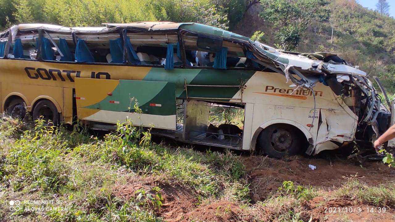 Passageiro de ônibus vítima de acidente na BR-116 em MG é indenizado em quase R$ 15 mil