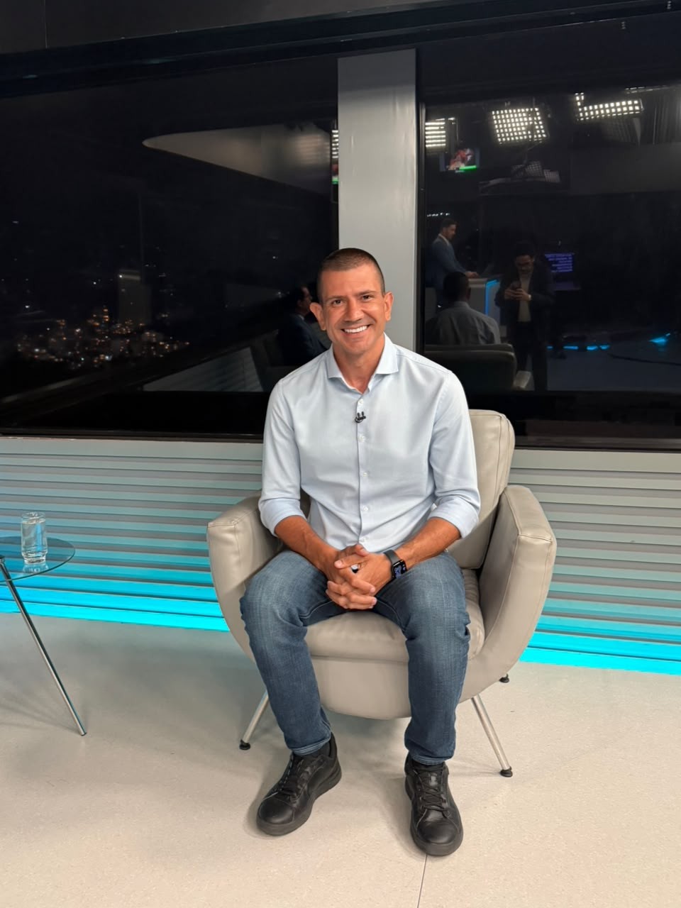 Douglas Ruas entrevista ao RJ2